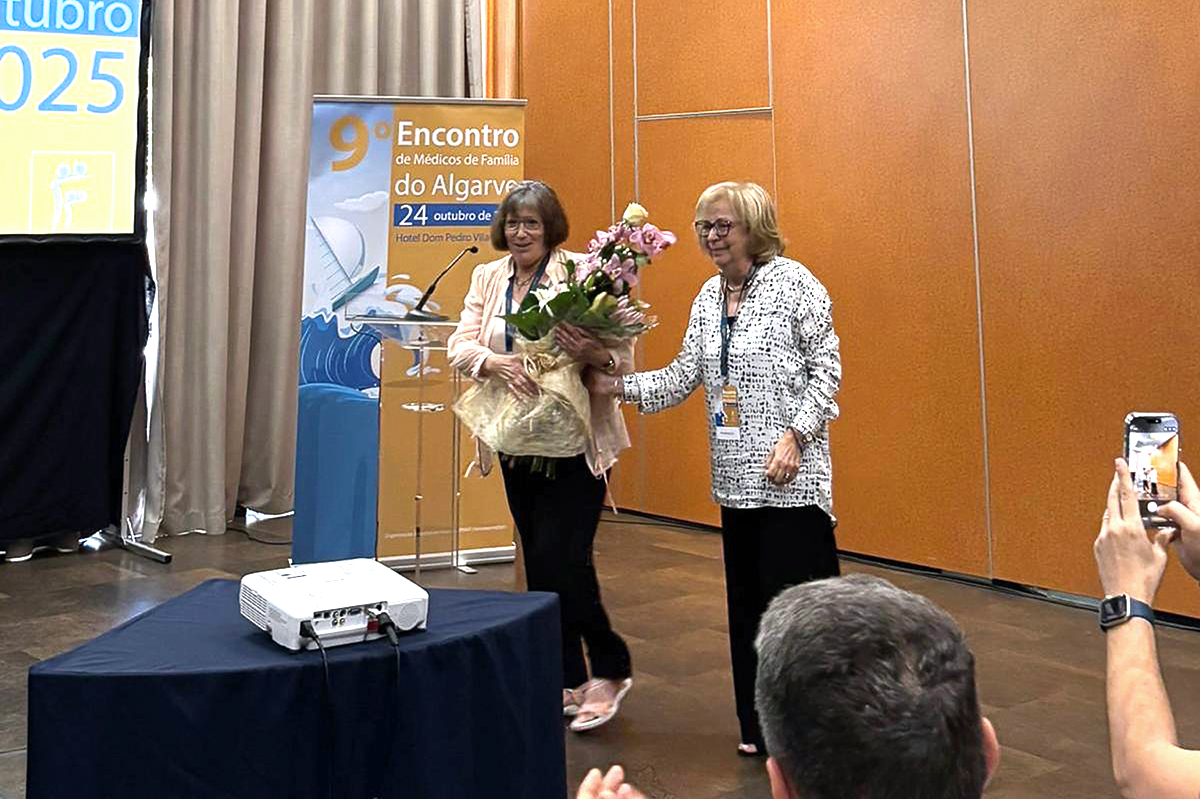 O Prémio Carreira em MGF no Algarve, edição de 2025, foi entregue durante o 9º Encontro de Médicos de Família do Algarve à Dra. Rosa Gonçalves.